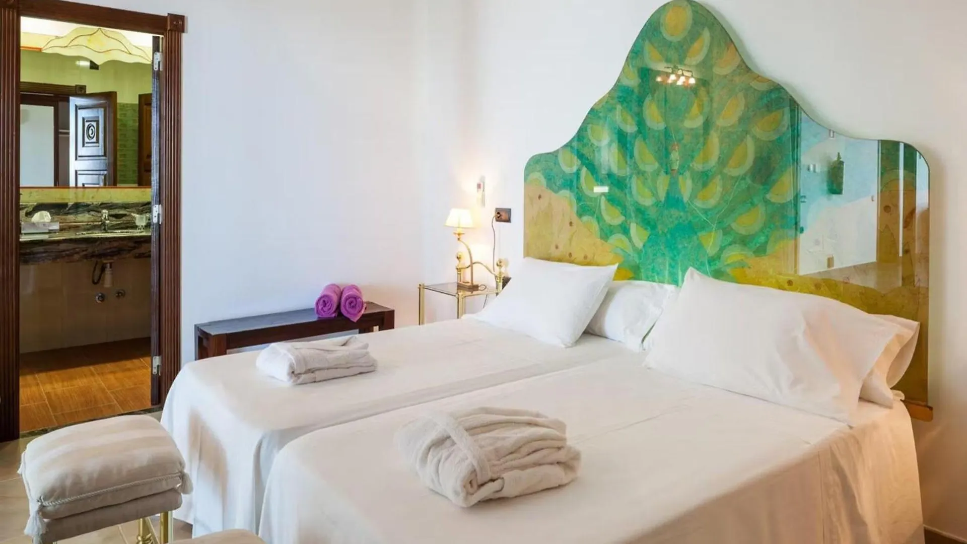 Villa With Direct Sea Access Таламанка