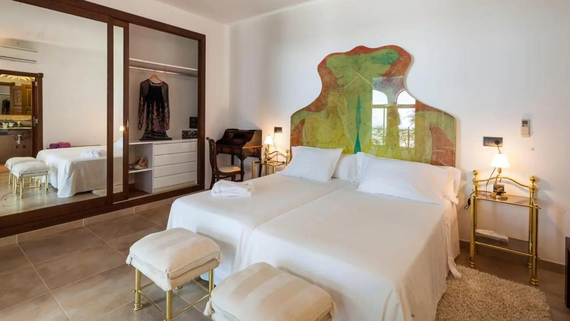 Villa With Direct Sea Access Таламанка